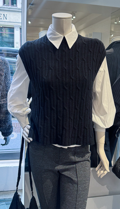 Strikkevest fra Arovescio